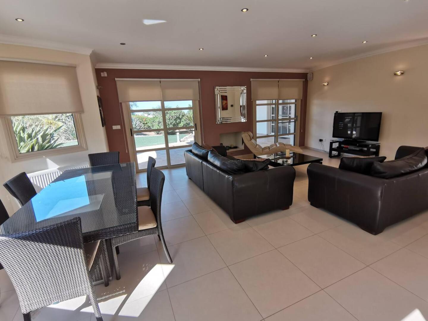 Orchard Blossom Private Villa With Pool Phrenaros Buitenkant foto