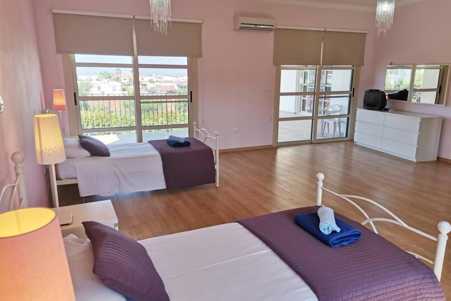 Orchard Blossom Private Villa With Pool Phrenaros Buitenkant foto