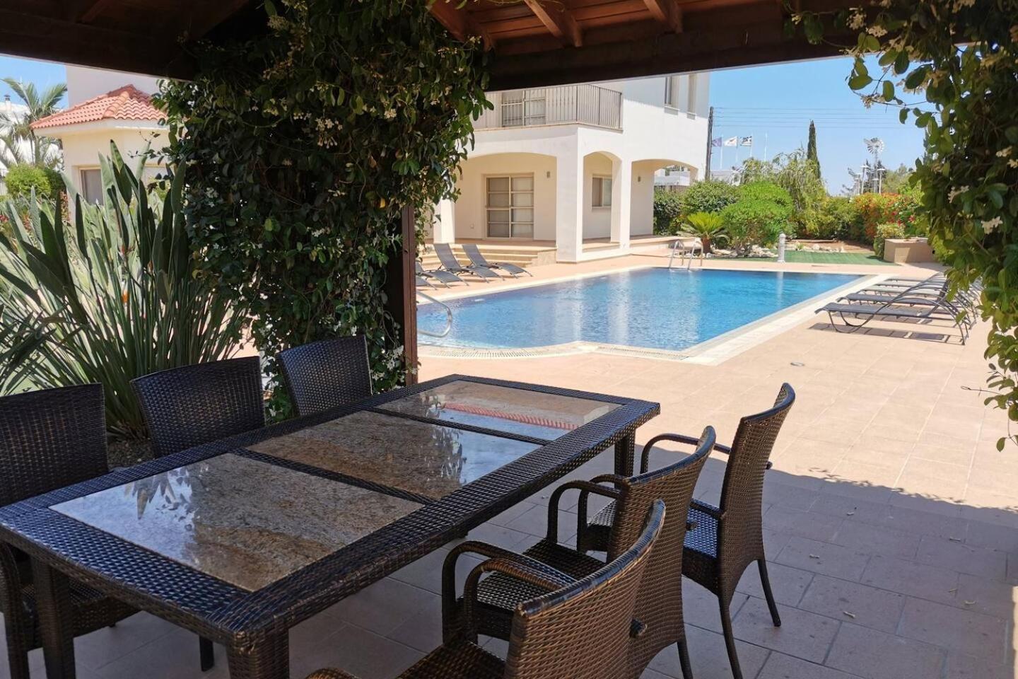 Orchard Blossom Private Villa With Pool Phrenaros Buitenkant foto